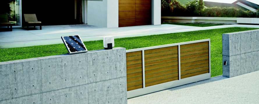 Solar Powered Sliding Gate Image